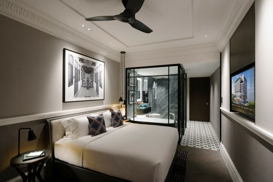 Grand Park City Hall — Club Premier King room
